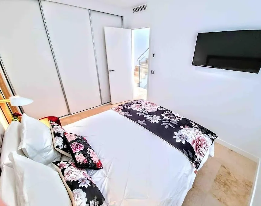 Marbella Luxury House With Private Rooftop Jacuzzi On The Golden Mile Villa